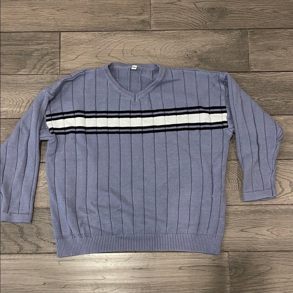 Vintage style V-Neck Cable Sweater with Stripes